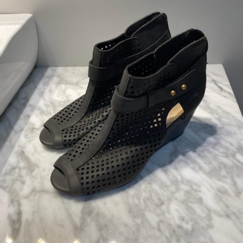 Wedge sandals